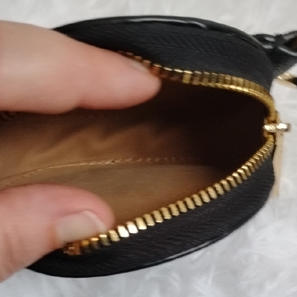 Michael Kors Leather Black Traveler Minimalist Waist Belt Wallet and Coin Pouch - Picture 14 of 15